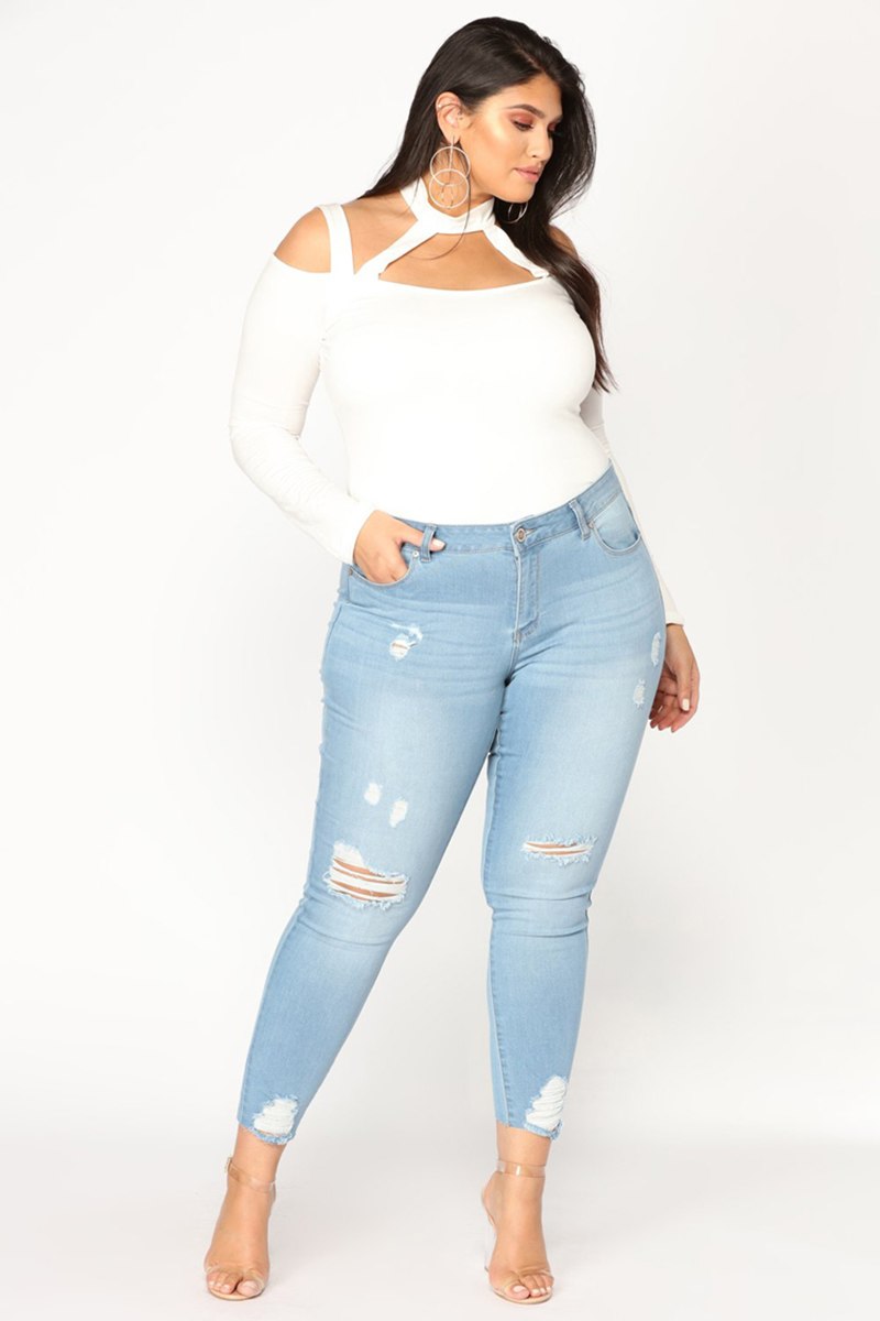 Fall Plus size ripped women's jeans.