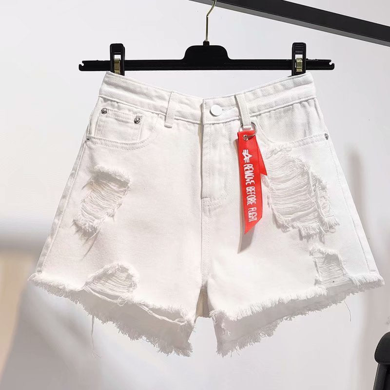 Loose jean shorts