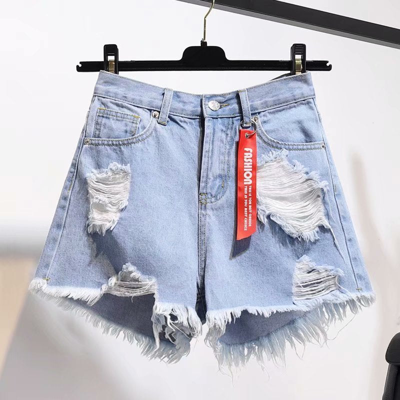 Loose jean shorts